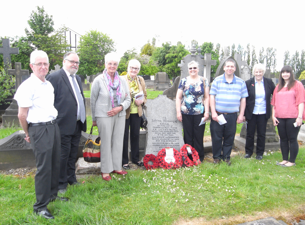 Relatives of Edgar Foster and Councillors by his grave